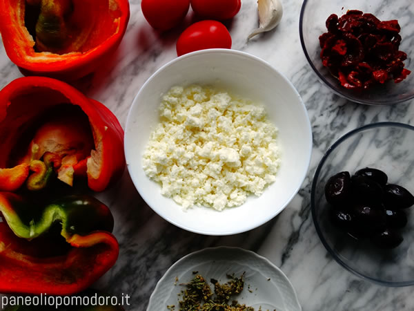 ingredienti per i peperoni ripieni vegetariani