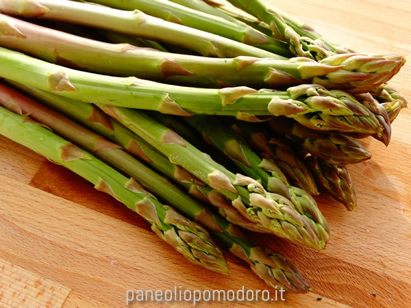 asparagi verdi