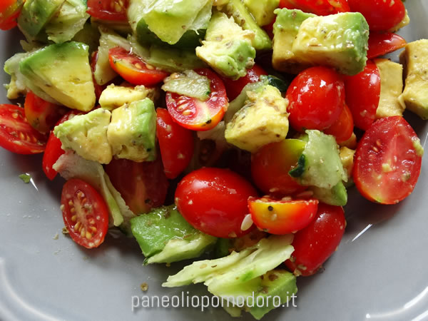 ricetta insalata pomodorini e avocado
